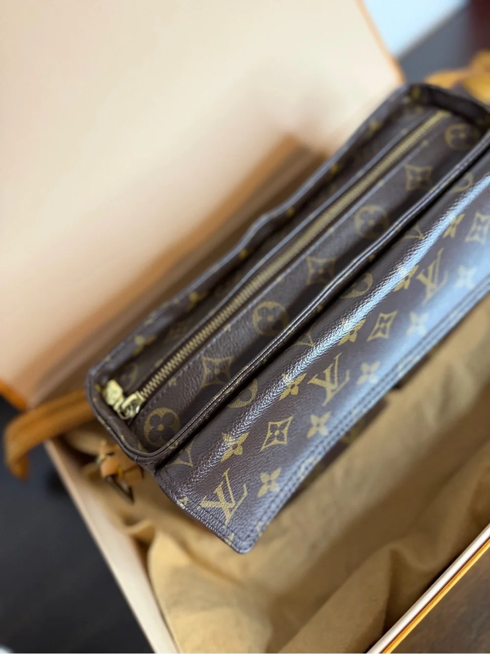 Louis Vuitton Viva Cité in monogram